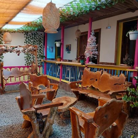 ホテル Hostal Casa Madrigal フィランディア エクステリア 写真