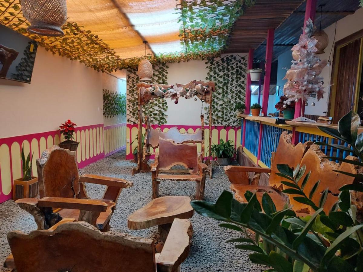 ホテル Hostal Casa Madrigal フィランディア エクステリア 写真