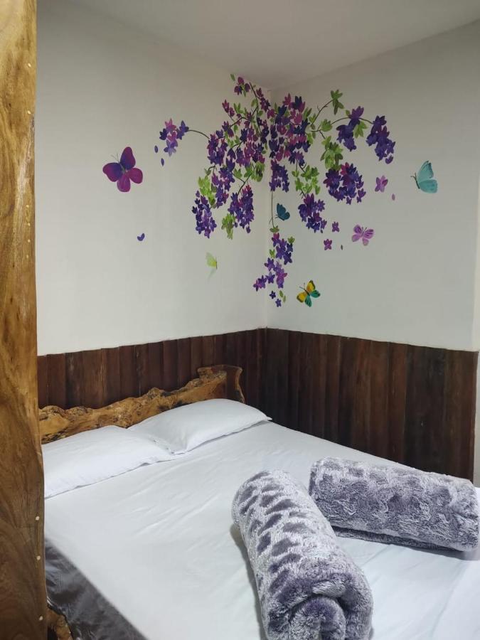 ホテル Hostal Casa Madrigal フィランディア エクステリア 写真