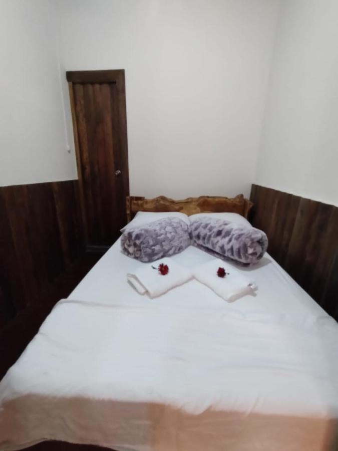 ホテル Hostal Casa Madrigal フィランディア エクステリア 写真