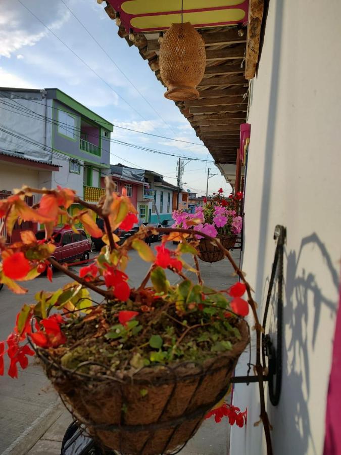 ホテル Hostal Casa Madrigal フィランディア エクステリア 写真